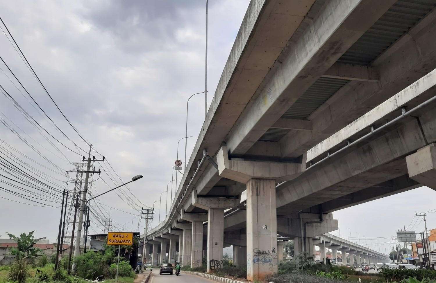 jembatan layang di Surabaya