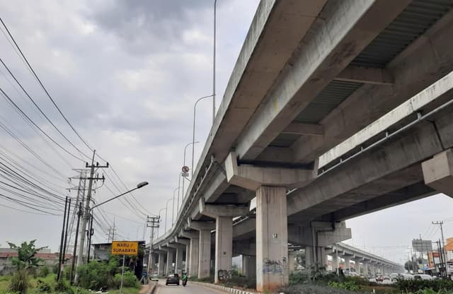 jembatan layang di Surabaya